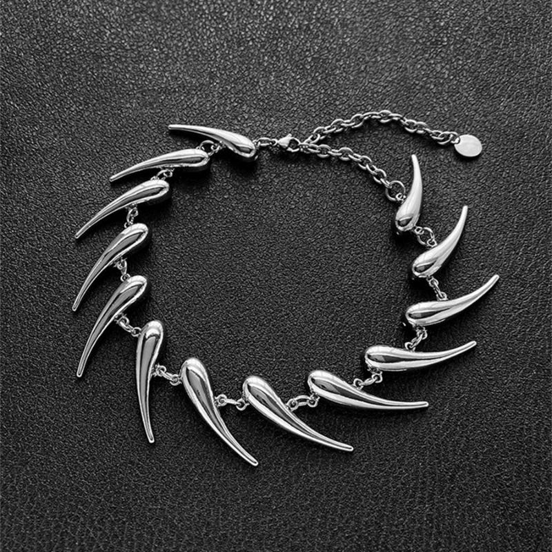 Punk Hip Hop Color Rivet Chain Choker Necklace For Men Women Exaggerated Metal Water Drop Thorn Short Necklaces Jewelry