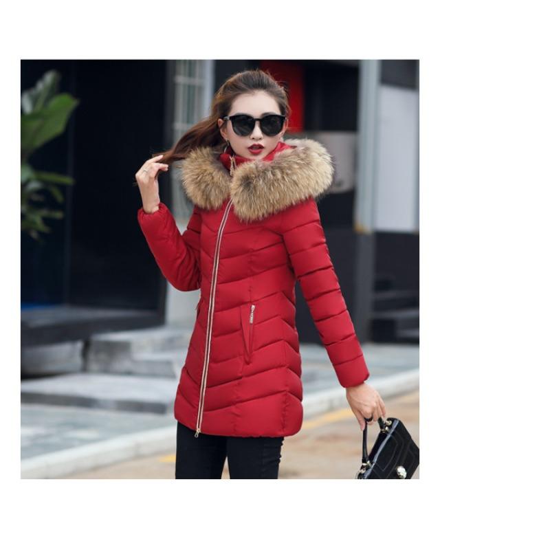 Versión coreana de invierno de la chaqueta acolchada de algodón para mujer, longitud media, corte entallado, cuello grande de pelo, chaqueta acolchada de algodón plumón