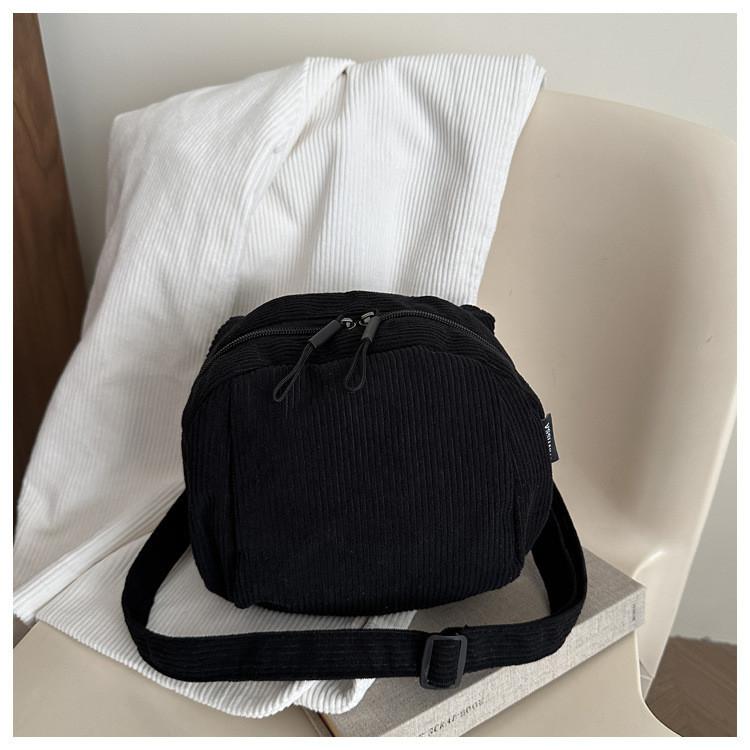 Urban Minimalist Corduroy Small Shoulder Bag With Zipper Closure For Daily Use