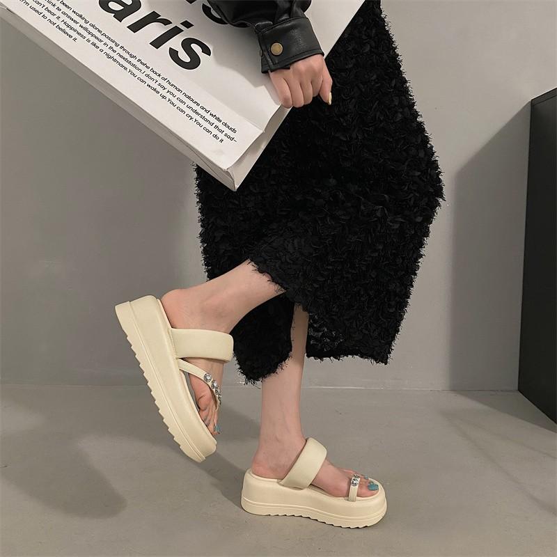 Small Thick-bottomed Rhinestone Cold Slippers Women's 2025 Summer Wear Fashion Mandarin Duck Cover Toe Flip-flops Women