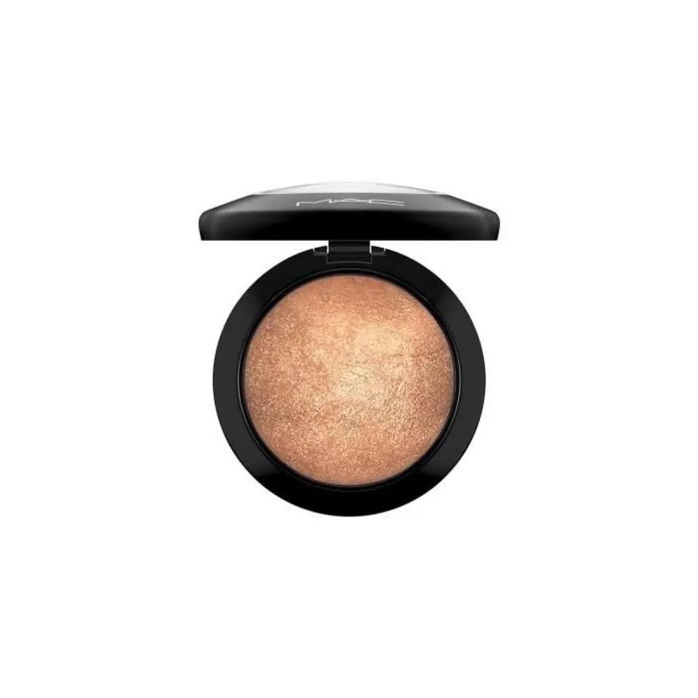 MAC Mineralize Skinfinish Highlighter - Gold Deposit One Color