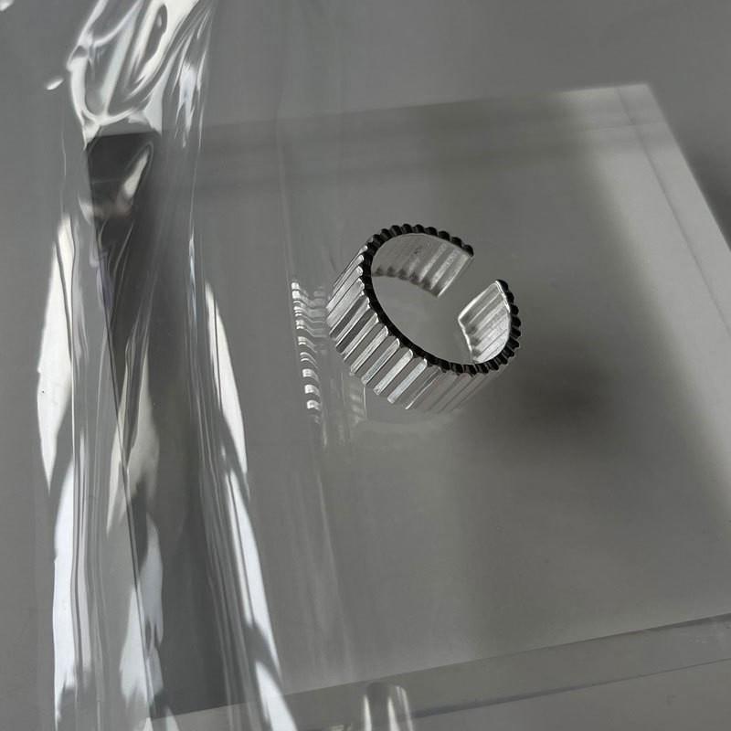 Elegant Heart Shaped Silver Plated Ring For Women Minimalist Twisted Design Jewelry