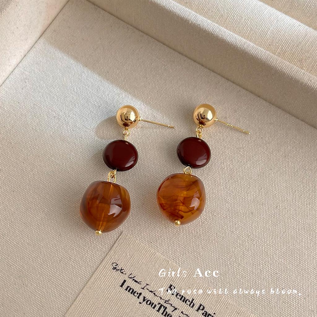 "Retro Maillard Tassel Earrings: Stylish Coffee-Hued Design for Women, Perfect for Autumn and Winter"