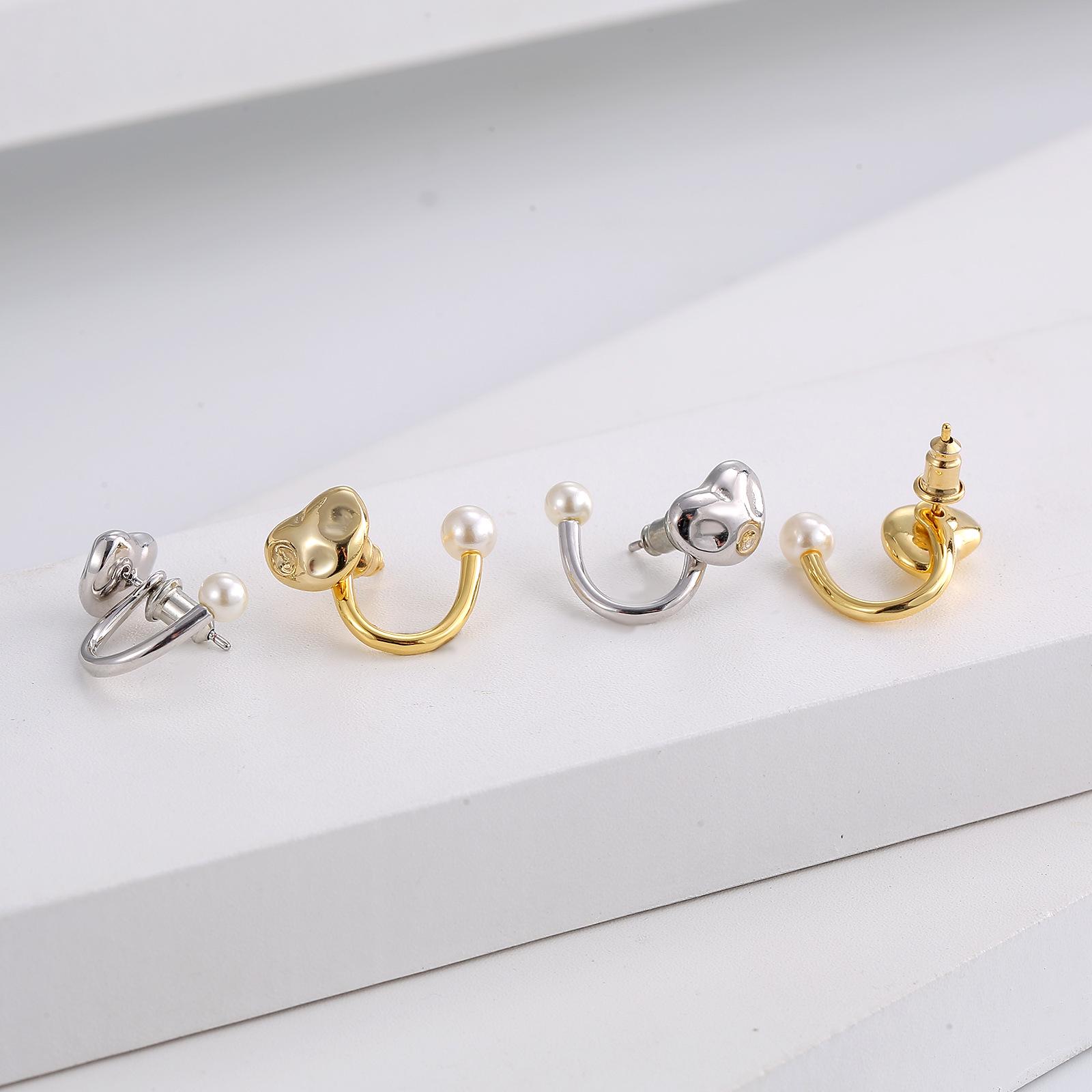 

Minimalist Heart Pearl Earrings: S925 Silver, Versatile for Commuting