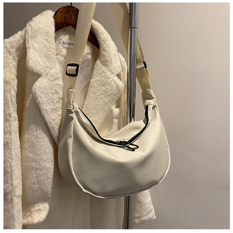 Women's Trendy Large Capacity Crossbody Bag - Autumn/Winter 2021, Casual Lightweight Oxford Cloth, Korean Style Dumpling Design