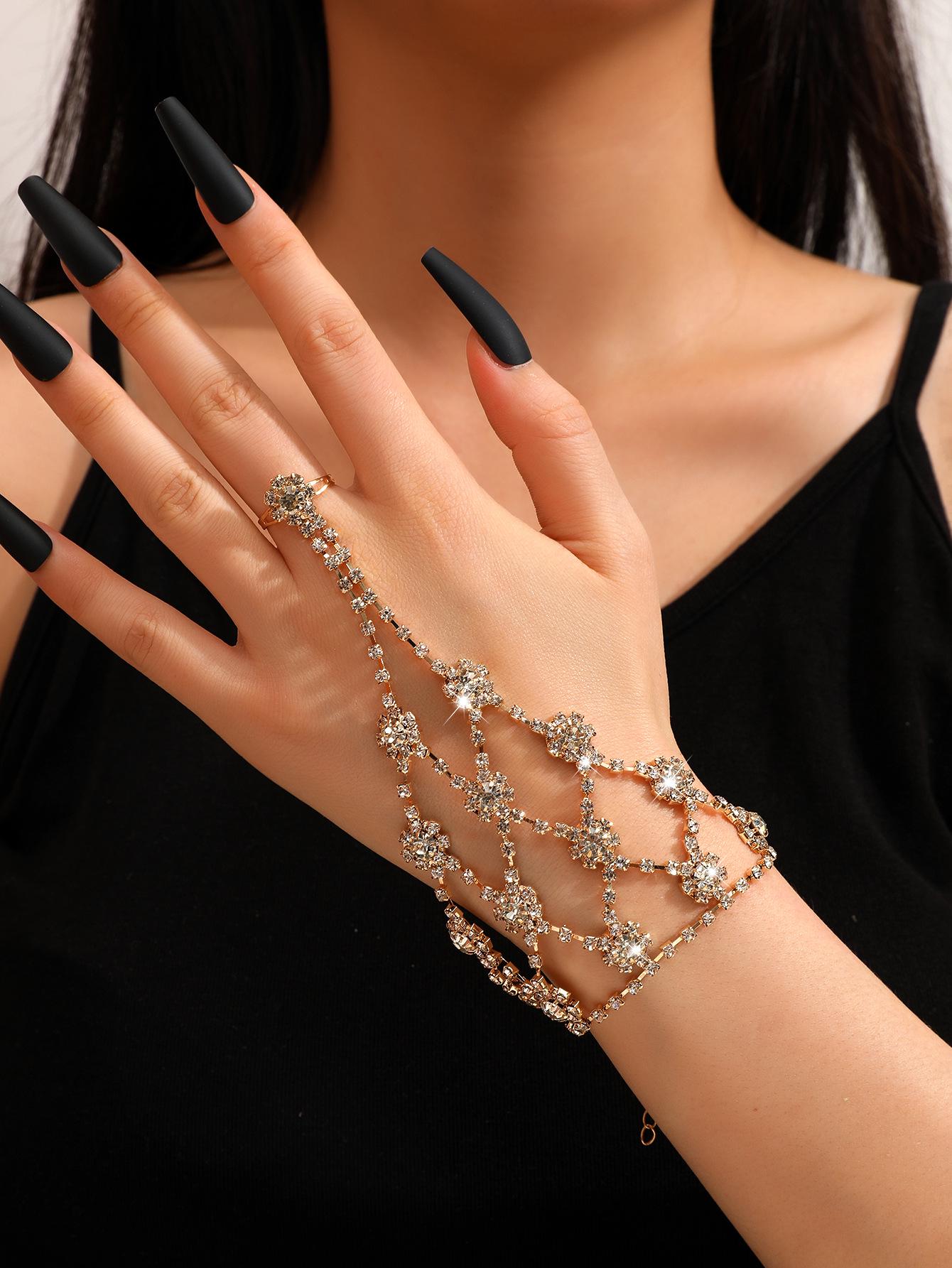 

Браслет, браслет на щиколотку и кольцо с бриллиантами «Подсолнух» — модные и стильные аксессуары