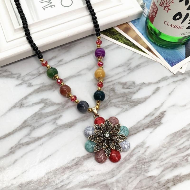 Retro Fashion Opal High-end Necklace Female Long Temperament Sweater Chain Flower Diamond Versatile Accessories