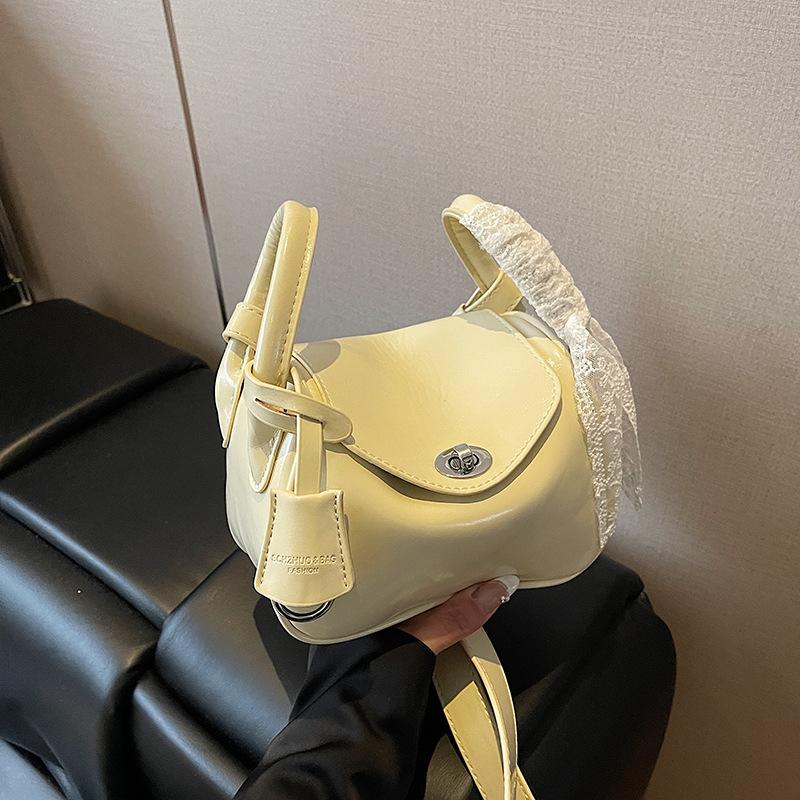 Niche Design Bag Women's New Popular Shoulder Underarm Bag High-end Versatile Messenger Bag