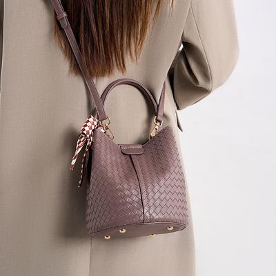 Trend Versatile 2025 Women's Woven Bucket Bag Autumn New Portable Messenger Bag Versatile Large-capacity Shoulder Bag