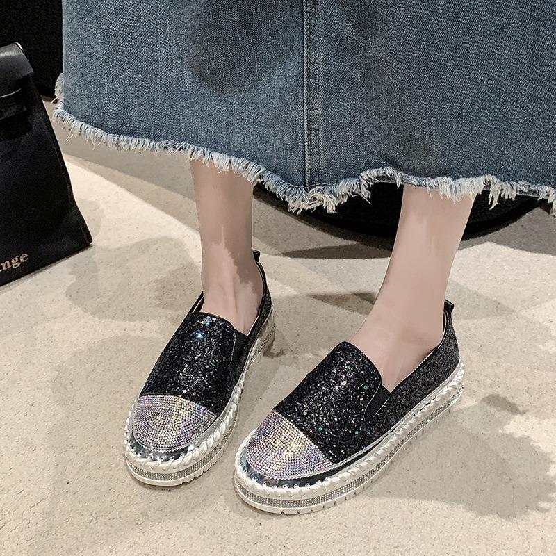 Übergröße lässige Einzelschuhe Damen Frühling neu dicksohlige flachbodige Strass genähte Damenschuhe