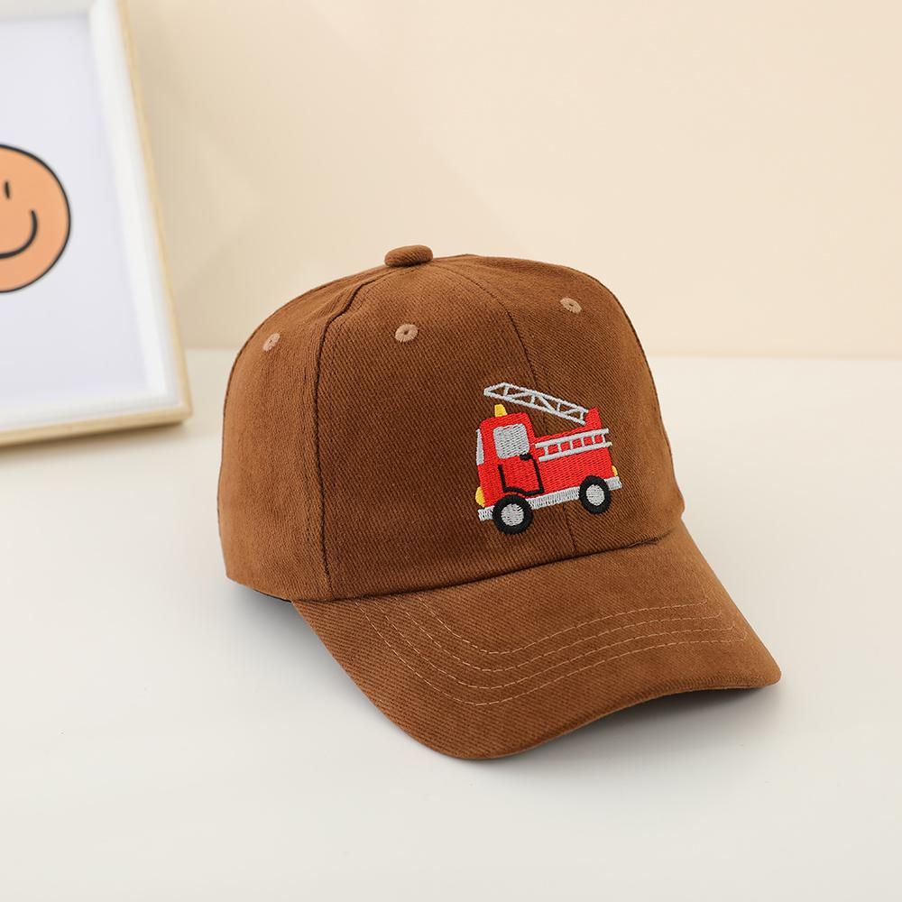 Fashionable and cute solid-color embroidered red fire truck cotton baseball cap for outdoor use, sweat-absorbing and breathable