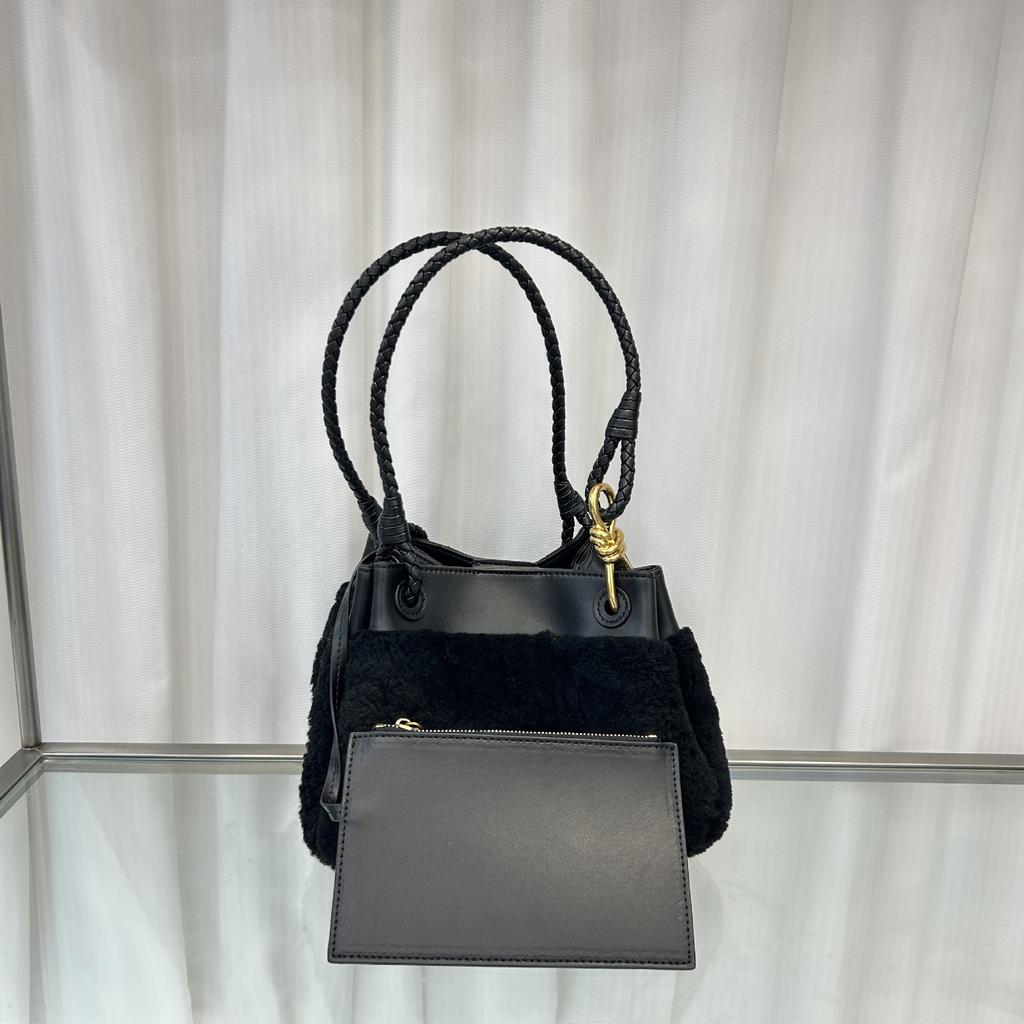 Outono e inverno nova bolsa de paraquedas de lã de cordeiro de mão nicho versátil bolsa de ombro mensageiro feminina bolsa balde de moda para o dia a dia