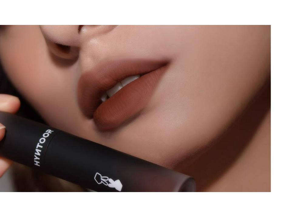 HYNTOOR Black Rabbit Matte Mist Macaron Lipstick – Student-Friendly Lip Gloss