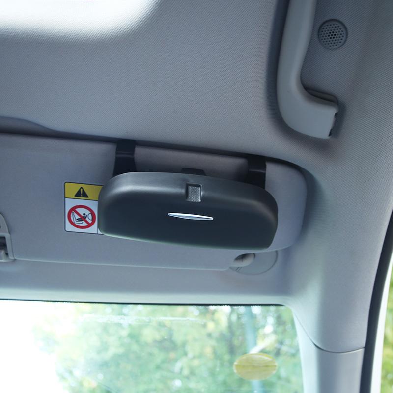Car Accessories Glasses Case Car Sun Visor Sunglasses Holder Vehicle for Toyota Corolla CHR C-HR Rav4 Avensis Prius Yaris Prado
