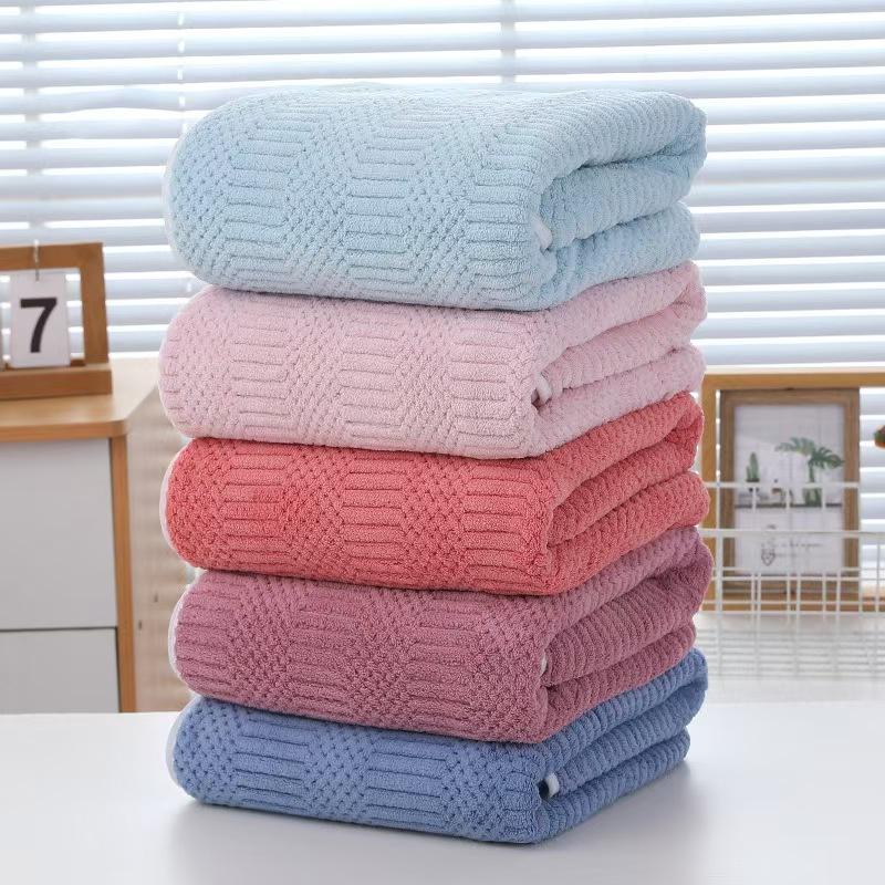 1pc Striped Coral Velvet Hand Bath Towel, Soft Quick Drying Towel, Absorbent Hand Towel For Bathroom
