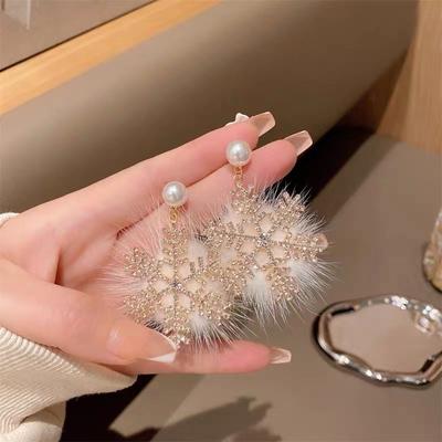Glitter Snowflake Dangle Earrings Elegant Winter Pearl Snowflake Ear Cuff Women's  Jewelry Christmas Plush Earrings Women