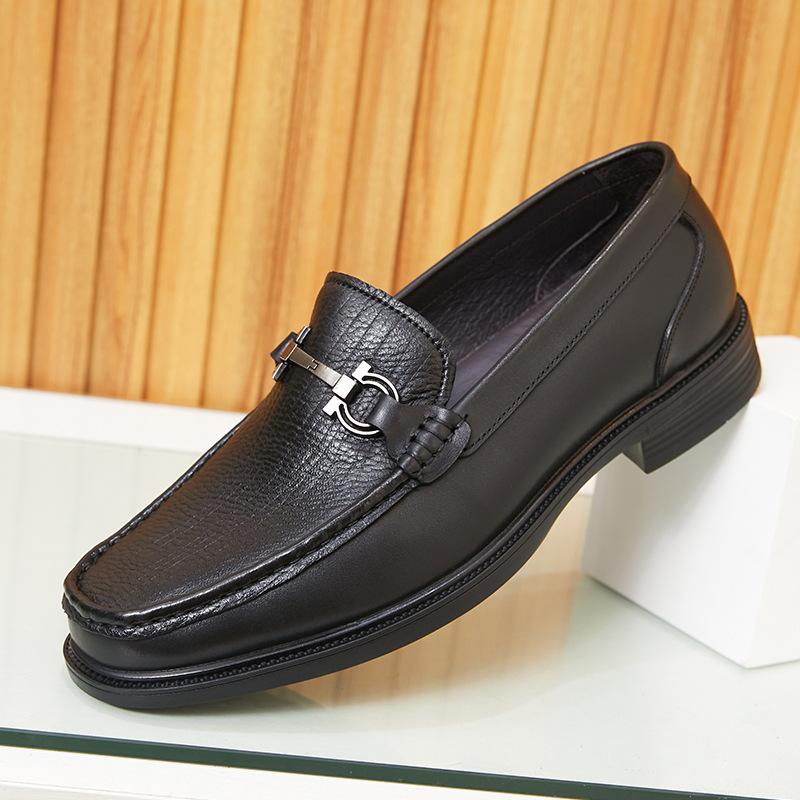 

Модные новые лоферы для мужчин из натуральной кожи, мужская обувь, элегантные туфли ручной работы для джентльменов, простые с металлической пряжкой в виде лошади 38