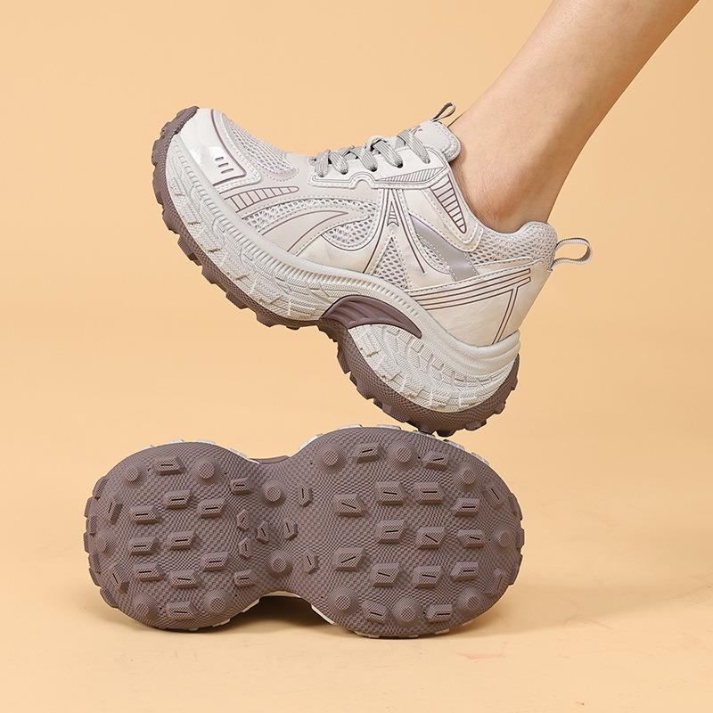 Lightweight Breathable Shoes Women's New Spring Thick-soled Heightening Casual Hiking Shoes Retro Lightweight Sports Shoes