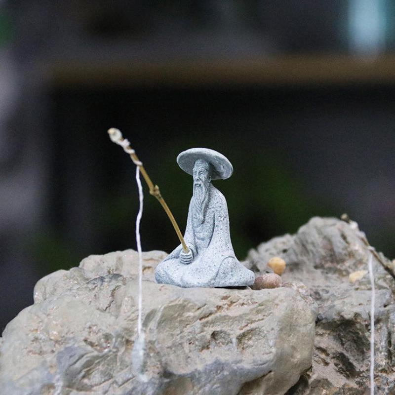 1 Stück Aquarium Mini Fischer Statue Asiatisch Zen Heimdekoration Aquarium Garten Sitzen Angeln Sandstein Vintage Ornament