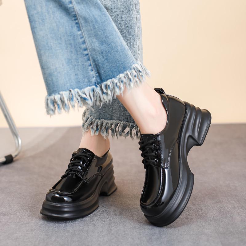 Damen 2025 Frühling Britischer Stil Dicksohlige Lackleder Plateau-Loafer, Höhenverstärkende Vielseitige Schnürschuhe