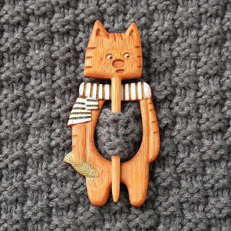 1PC Cute Cat Winter Sweater Scarf Fixed Buckle - Wooden Brooch Cat Decorative Fixed Buckle.