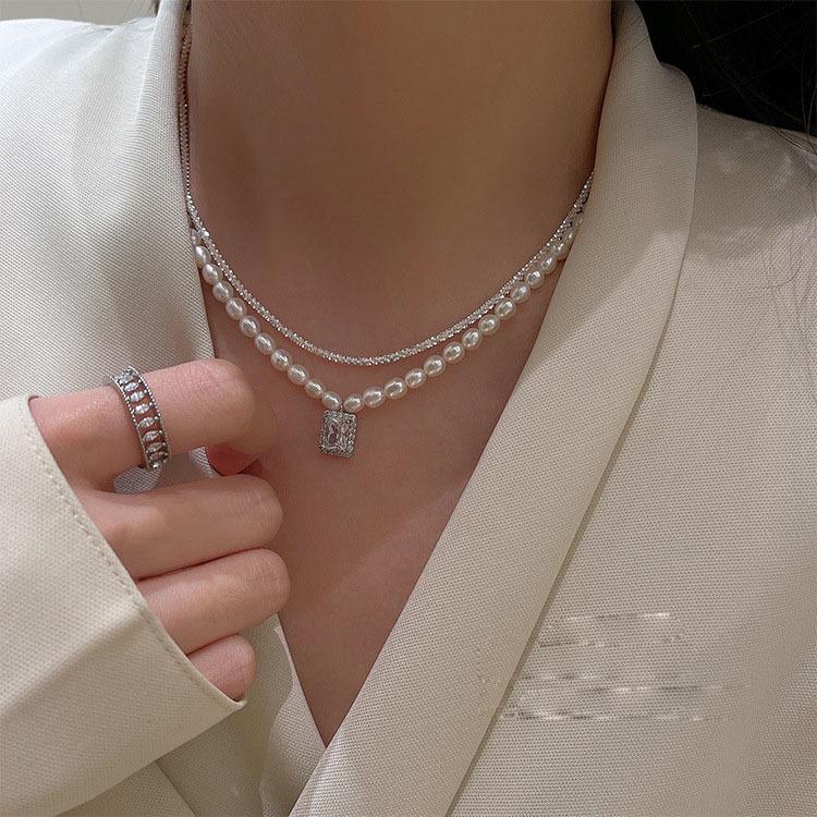 Collier ras du cou haut de gamme rétro imitation perle pour femmes 2025