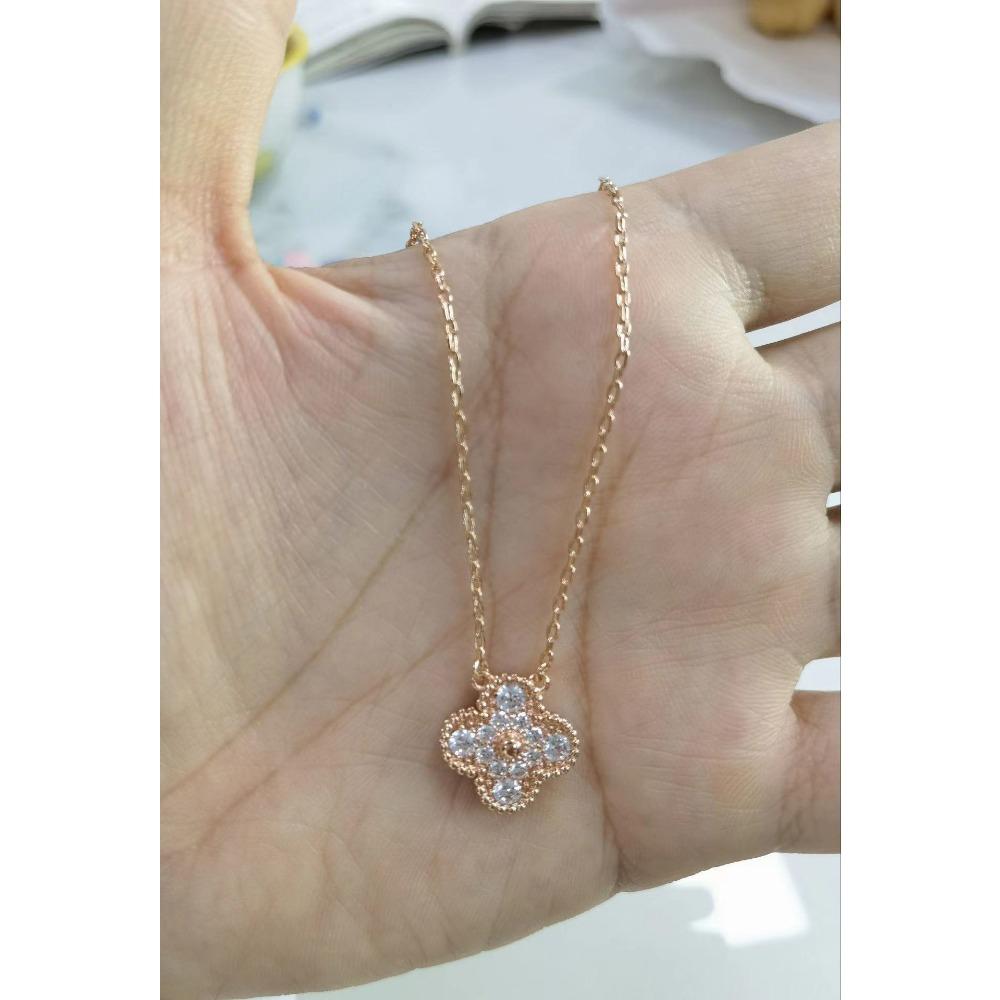 High-end Four-leaf Clover Necklace for Women 18K Rose Red Chalcedony Agate Natural White Shell Pendant Clavicle Chain