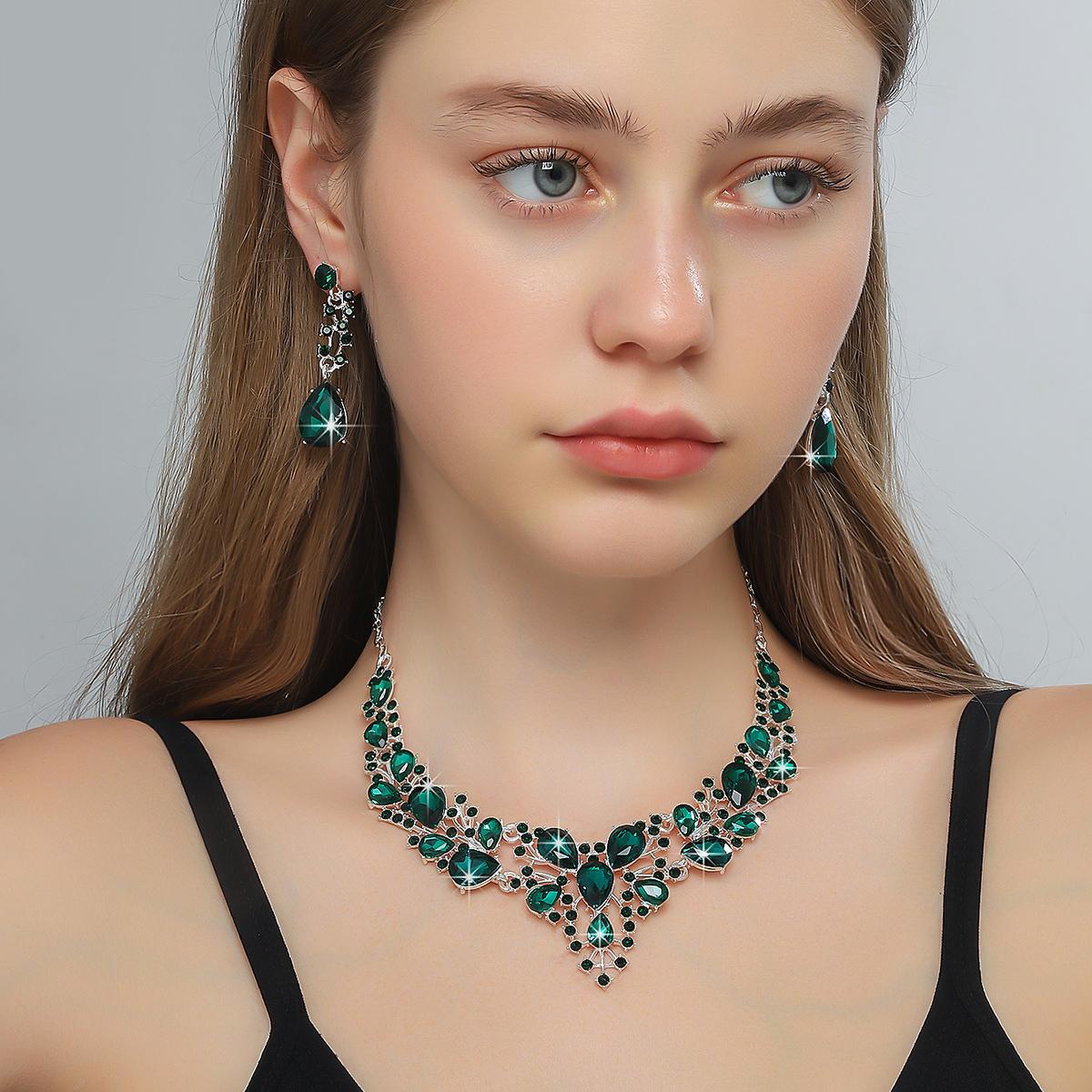 

Wedding accessory set, women s earring necklace set, bride s jewelry set, luxurious and high-end accessories