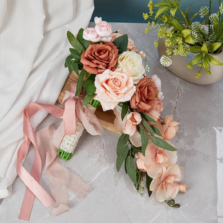 Sophisticated Rose Bouquet with Silky Florals Handheld Bridal Silk Hand Flower Elegant Wedding Ceremony Decoration