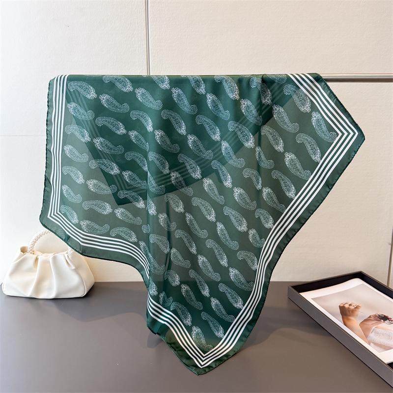 European and American silk scarves are versatile, high-end cashew print simulation silk square scarf, shawl neck small square scarf, headscarf, scarf