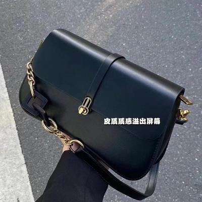 High-Quality Texture Baguette Bag New Fashion Light Luxury Chain Underarm Saddle Bag Versatile Single Shoulder Crossbody Bag for Women