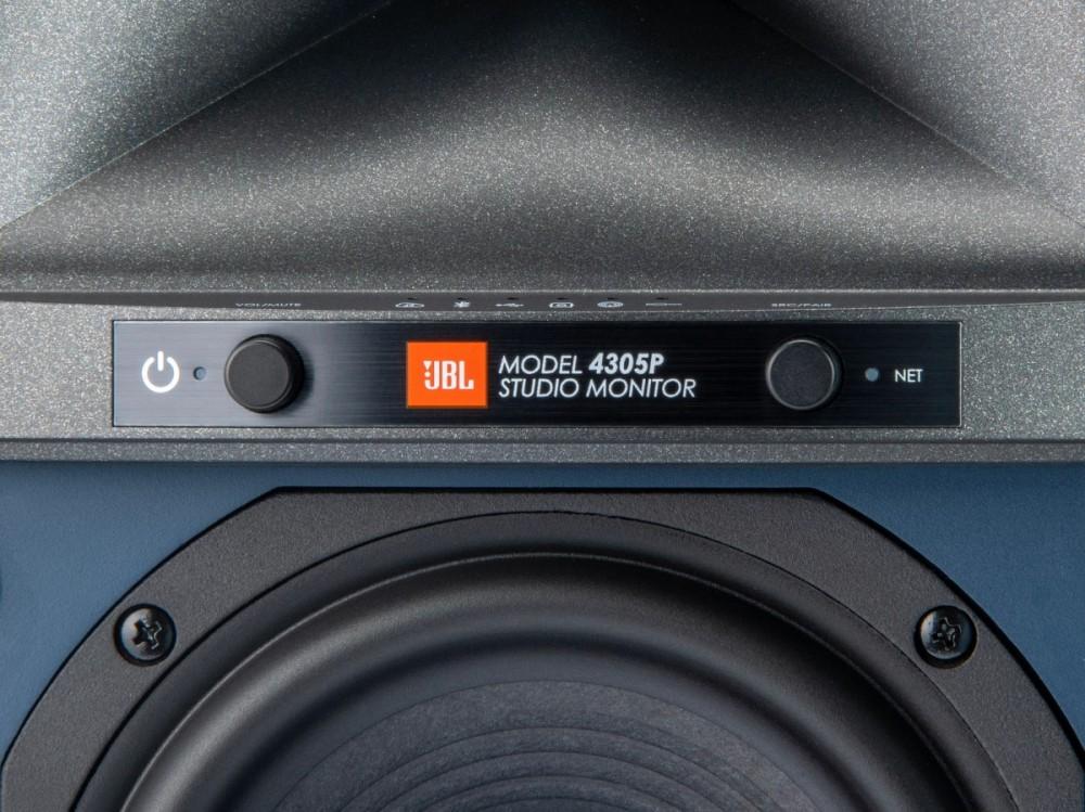 JBL 4305P Valnøtt Aktive monitorer 2 x 150 W, DAC, strømming, MQA, BT, AirPlay + STATIV GRATIS, JBL by HARMAN