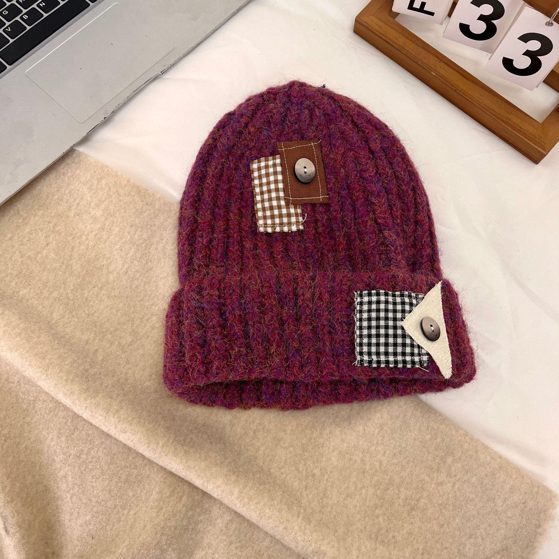 

Осень и зима новая вязаная шапка с наклейкой на пуговицу для мужчин и женщин с большой окружностью головы, показывающая лицо, маленькая холодная шапка, ветрозащитная шерстяная шапка M（56-58cm） бордовый