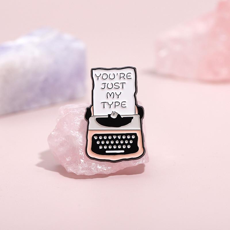 Charming Animal Brooch Qhxz2434 Featuring Colorful Cartoon Duck Design For Unique Style