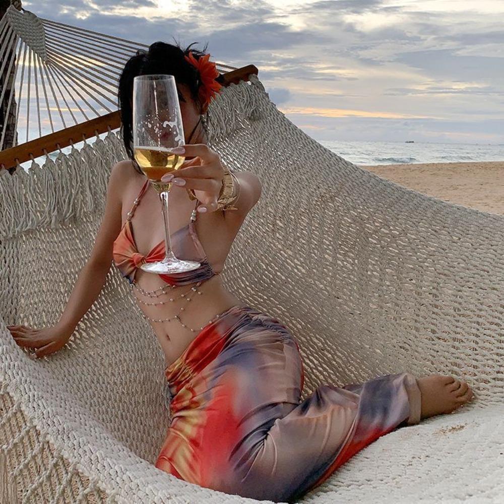Island vacation wind fall sun sexy bikini swimsuit smudge neck split hip long slim sexy film