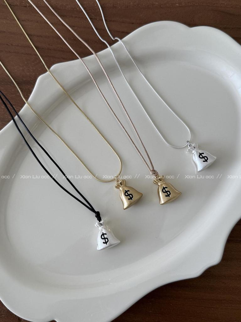 Women's Money Bag Pendant Necklace, 2025 Adjustable Sweater Chain, Light Luxury Style.