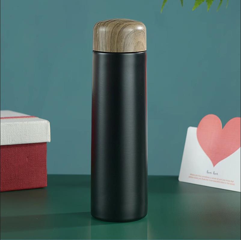 Japanese Retro Insulated Bottle With Wooden Lid For Office And Travel Use
