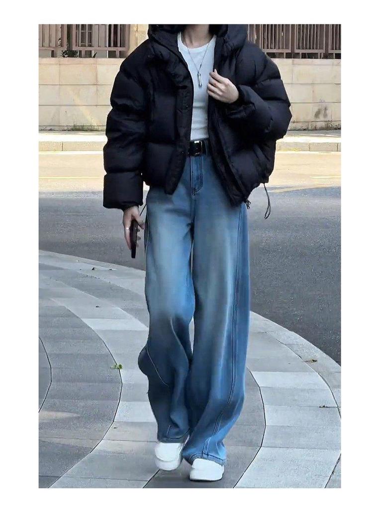 Women's High-Waist Light Blue Denim Wide-Leg Pants with Plus Velvet, Curved Leg, Perfect for Autumn/Winter 2025.