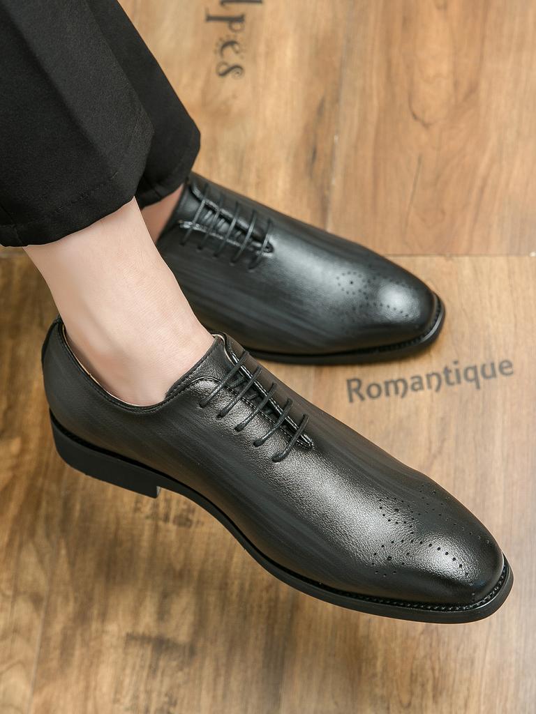 Fashion 2024 Elegant New Men's Leather Casual Shoes Soft Sole Comfortable Flat Bottom Loafers Carved Design Men's Block Shoes Brown