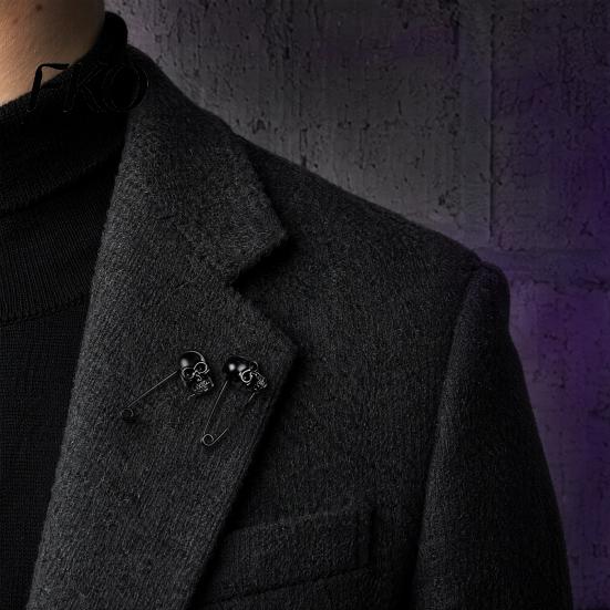 Men Skull Pin Brooch, Safety Brooch with Lock Design, 3D Cool Jewelry Carving Halloween Punk Accessory for Jackets Lapels Backpacks Gift