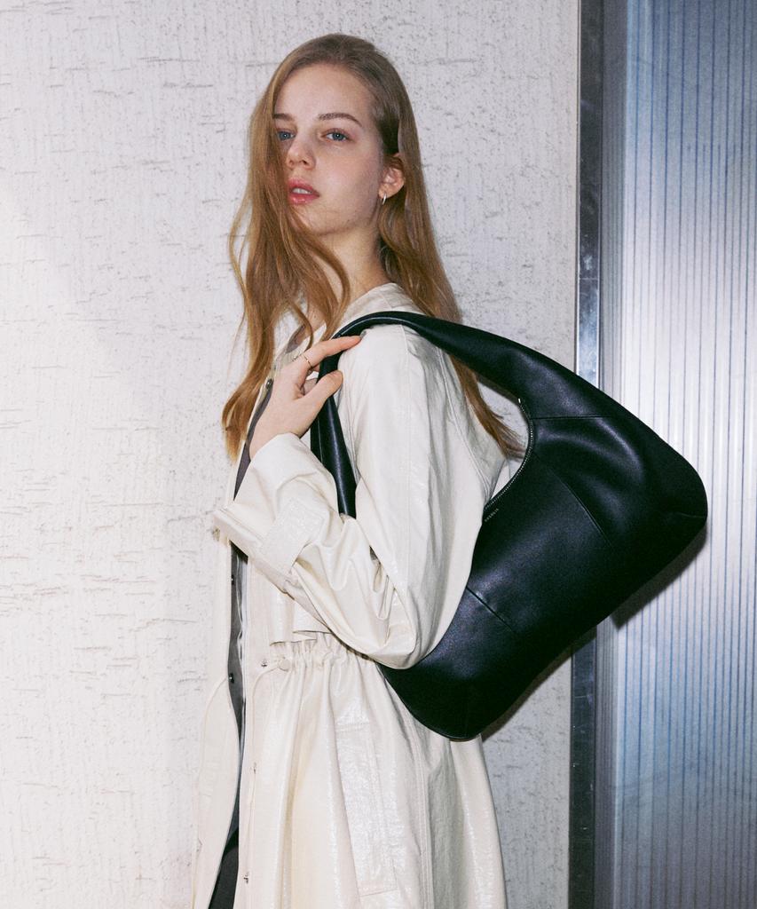 Ansouis Oasis Hobo Bag Black