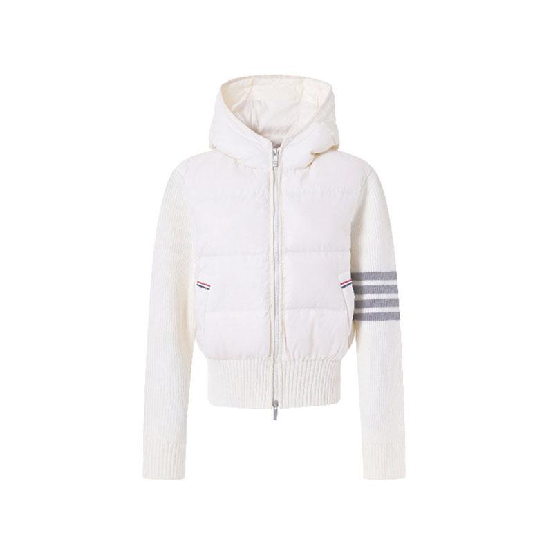 Herbst und Winter neue kleine Kapuzen-Vier-Riegel-Daunenjacke Damen 2025 Koreanische Version Strickärmel Splicing Yoga-Kleidung Trend