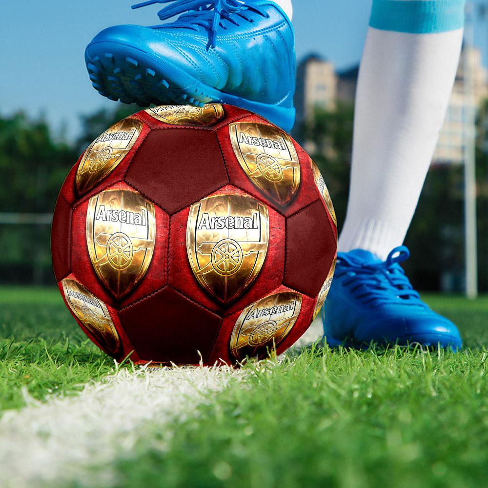 Pallone da Calcio Arsenal Football Club Taglia 5, Cucito a Macchina in PVC, Resistente e ad Alto Rimbalzo, Adatto a Tutte le Età, Merchandising per tifosi, Partite e Uso all'Aperto.