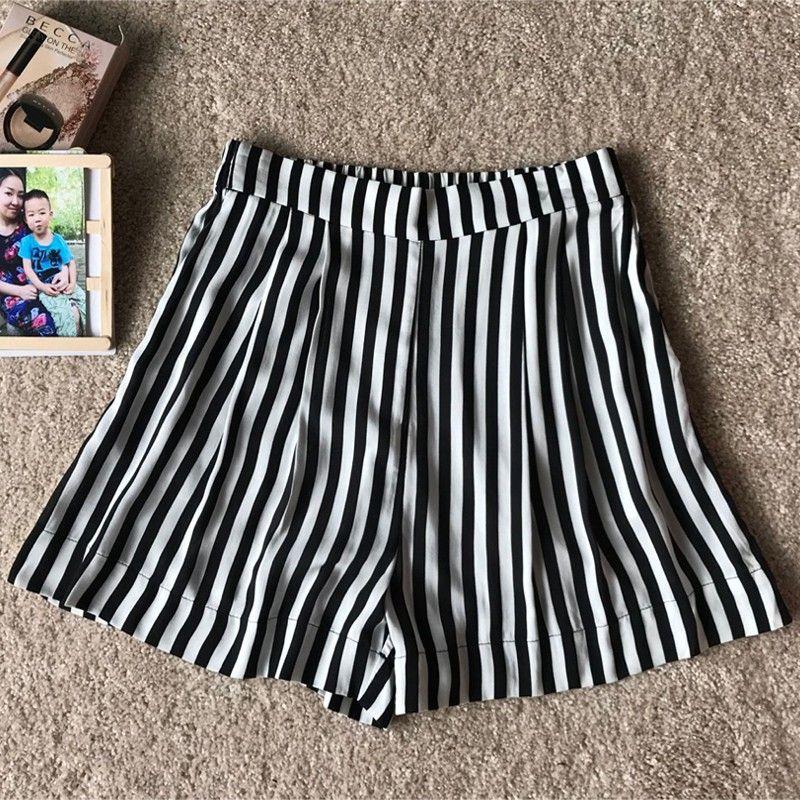 

Rufeng Sweden Принтованные Тонкие Повседневные Эластичные Шорты с Завышенной Талией Black and white Stripes color XXS(32)