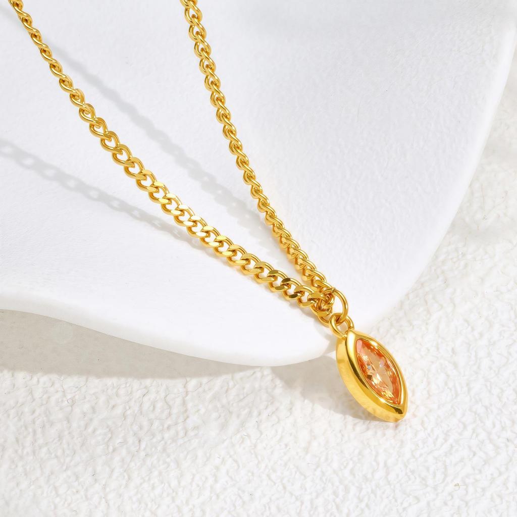 Light Luxury Fashion Zircon Necklace Personalized Design Titanium Steel Necklace Women Do Not Fade Versatile