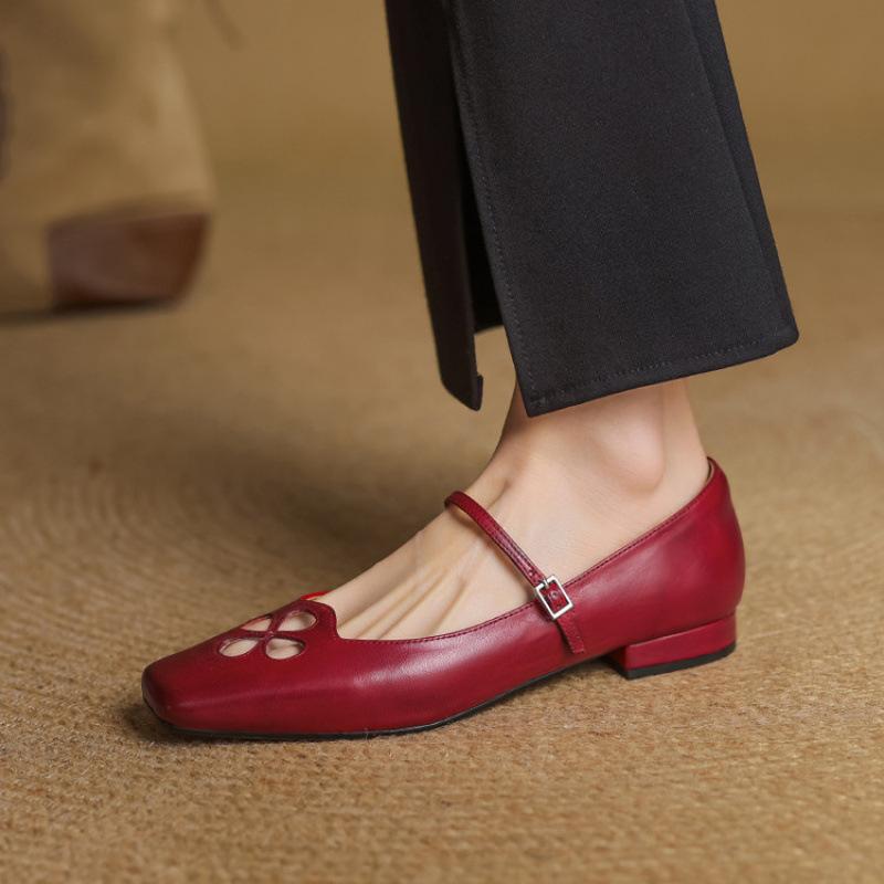 New Women's Leather Lazy Shoes Round Head Low Heel Four Seasons Wear Casual Single Shoes Large Size Comfortable Soft Sole Solid Color Light Mouth