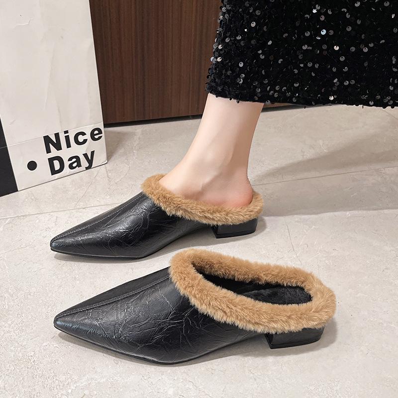 Women's Outdoor Low Heel Pointed Toe Velvet Mules - Autumn/Winter 2025 Collection