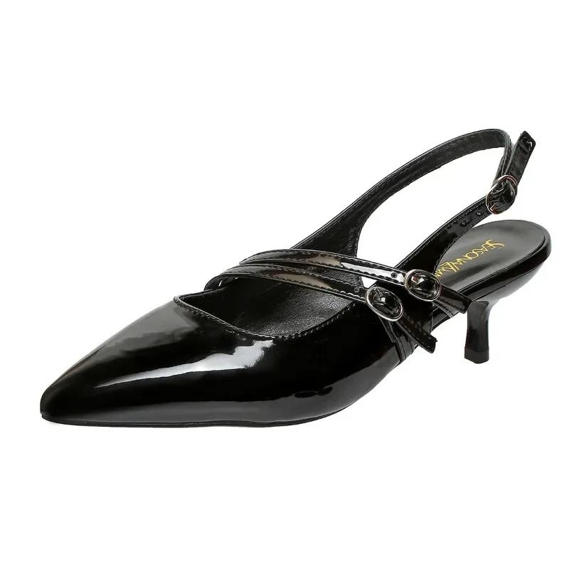 Mode Klein Nischendesign Französische schwarze Kappe Sandalen für Damen 2025 neue Sommer spitze hohe Absätze für Damen