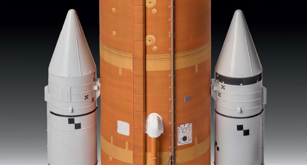 Revell NASA Space Launch System Plastic Model Kit 03760 1/144 (SLS) (Rocket)