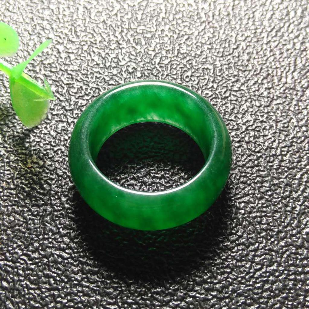 Imperial Green Jade Rings for Couples - Fashionable Men's and Women's Styles